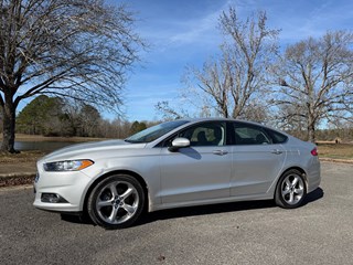 2016 Ford Fusion S's photo