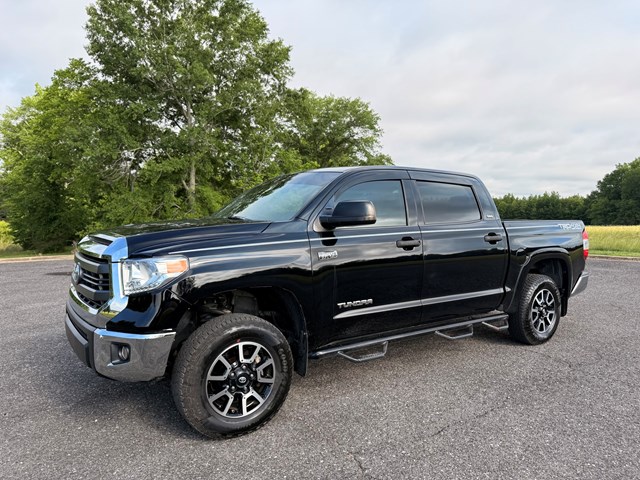 2015 Toyota Tundra 5.7 Auto 4WD FFV SR5 Crew Max's photo